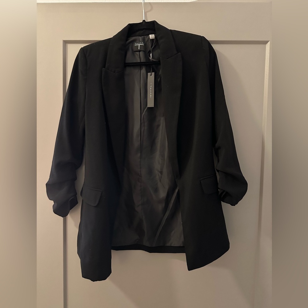 Tahari scrunch sleeve black blazer